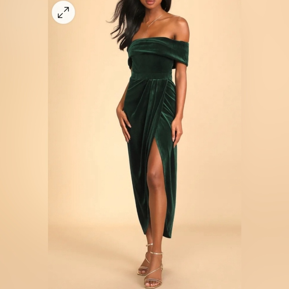 Evergreen LuLus Enchanted Velvet Dress